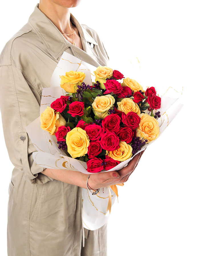 Kırmızı Sarı Gül Romantik Bahar Buketi